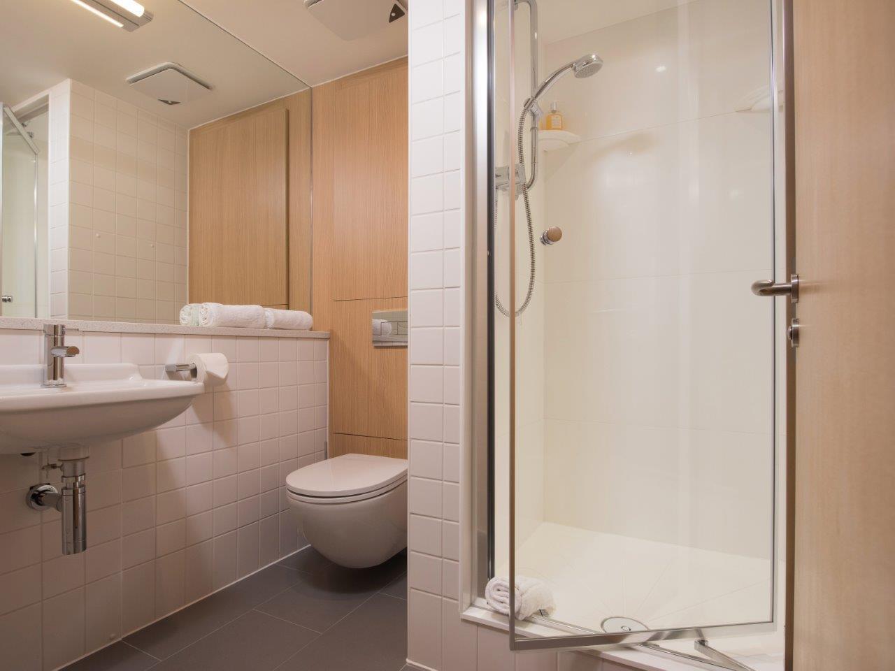 modular free standing shower toilet bathroom sink